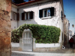 3 Bedroom Town House - Historic Centre of Cascais. 100 mts from the beach and centre of Cascais